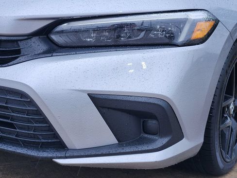 Used 2023 Honda Civic Sport image 9