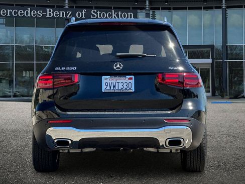 New 2026 Mercedes-Benz GLB 250 4MATIC image 5