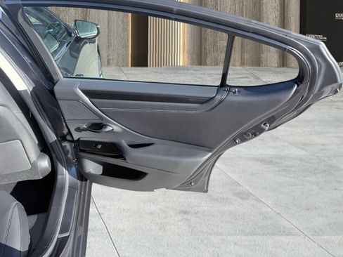 Used 2025 Lexus ES 300h F Sport image 57