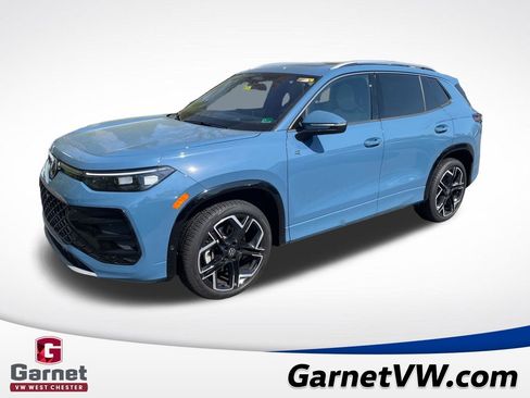 Certified 2025 Volkswagen Tiguan SEL R-Line AWD/4WD image 1