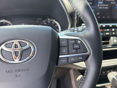 Used 2020 Toyota Highlander Platinum AWD/4WD image 23