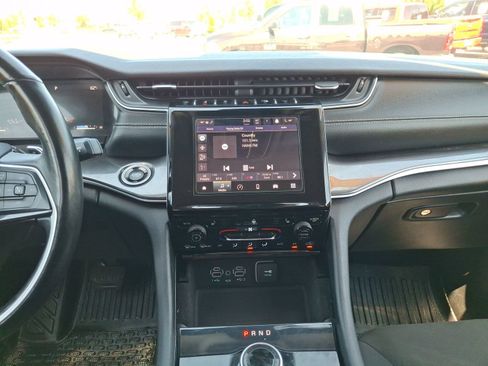 Certified 2021 Jeep Grand Cherokee L Laredo w/ Luxury Tech Group I AWD/4WD image 15