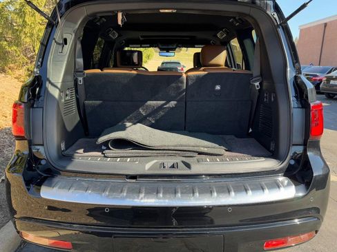Used 2023 INFINITI QX80 Sensory w/ All-Season Package image 9
