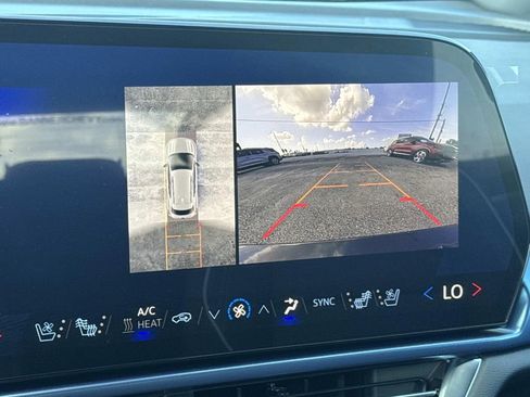 New 2025 Chevrolet Equinox EV LT w/ Convenience Package II image 26