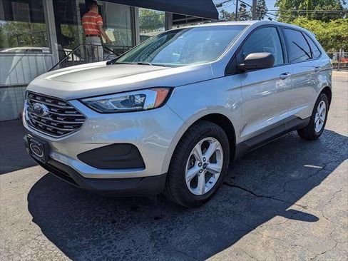Used 2020 Ford Edge SE FWD image 1