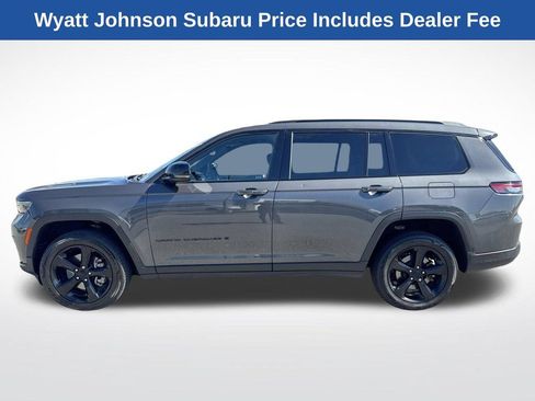 Used 2025 Jeep Grand Cherokee L Limited w/ Black Appearance Package AWD/4WD image 2