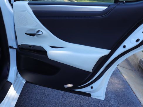 Used 2023 Lexus ES 350 F Sport image 22