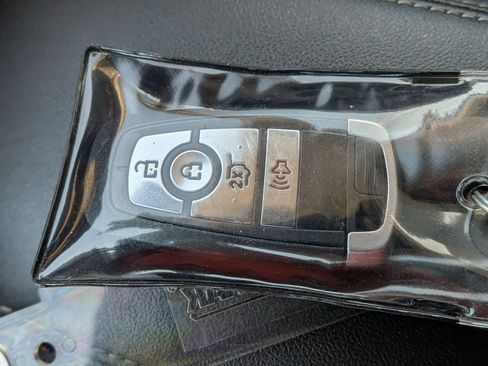 Used 2022 Ford Escape SE w/ SE Sport Appearance Package image 36