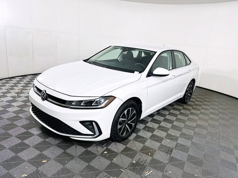 Used 2025 Volkswagen Jetta S FWD image 3