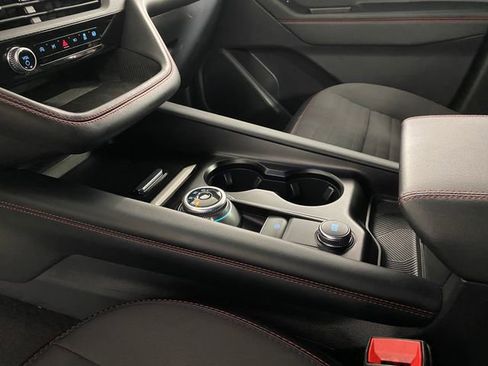 Used 2025 Ford Explorer ST-Line w/ ST-Line Street Pack image 27