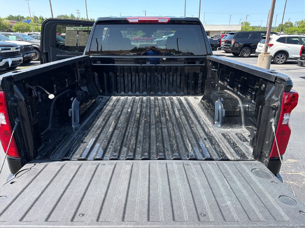 Used 2025 Chevrolet Silverado 1500 LT AWD/4WD image 35