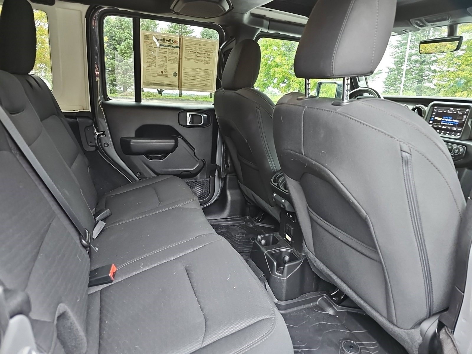 Used 2022 Jeep Wrangler Unlimited Sport AWD/4WD image 14