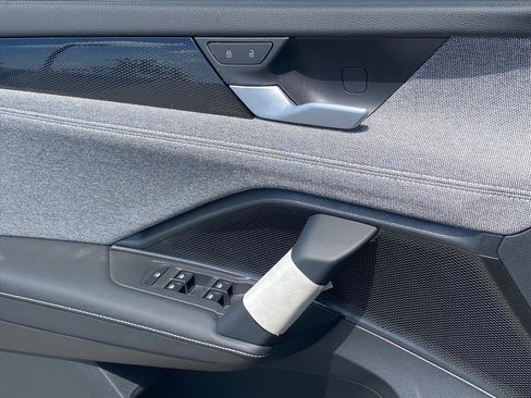 New 2026 Volkswagen Tiguan S FWD image 9