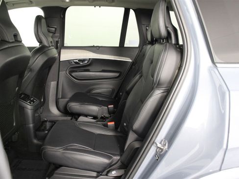 Certified 2023 Volvo XC90 T8 Ultimate image 32