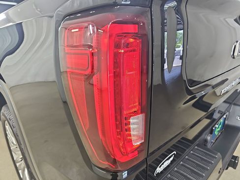 Certified 2019 GMC Sierra 1500 Denali w/ Denali Ultimate Package AWD/4WD image 42