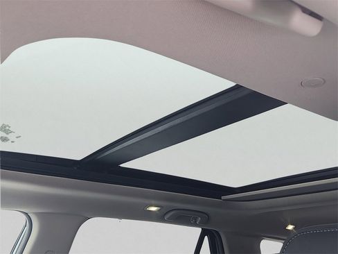 Used 2024 Honda Pilot Touring image 15