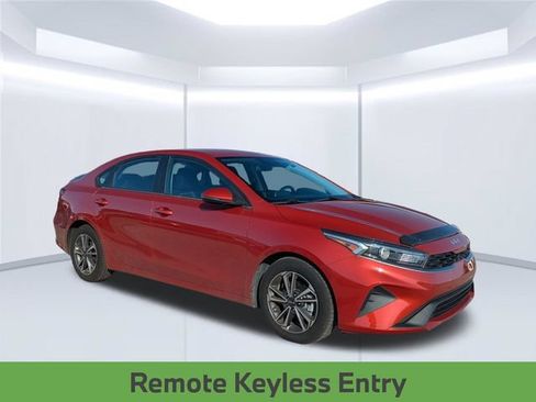 Used 2022 Kia Forte LXS w/ LXS Technology Package FWD image 5