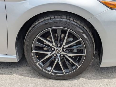 Used 2021 Toyota Camry SE FWD image 11