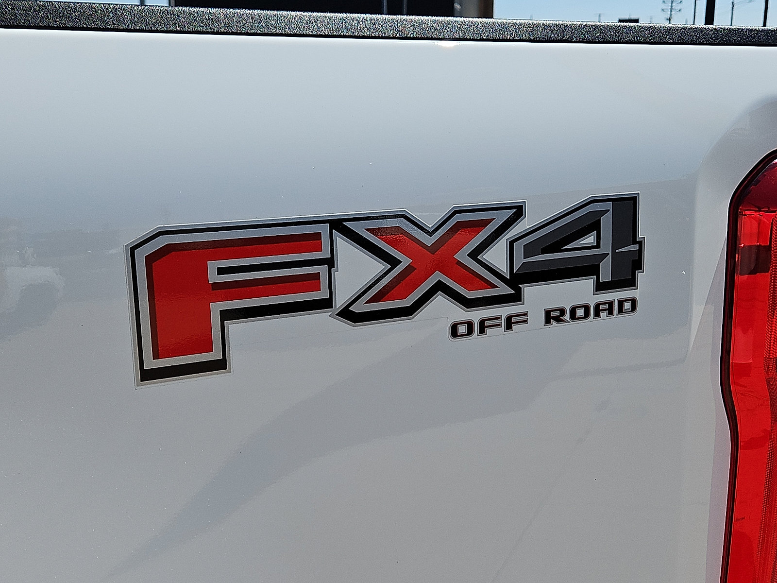Used 2025 Ford F250 XLT w/ FX4 Off-Road Package AWD/4WD image 7
