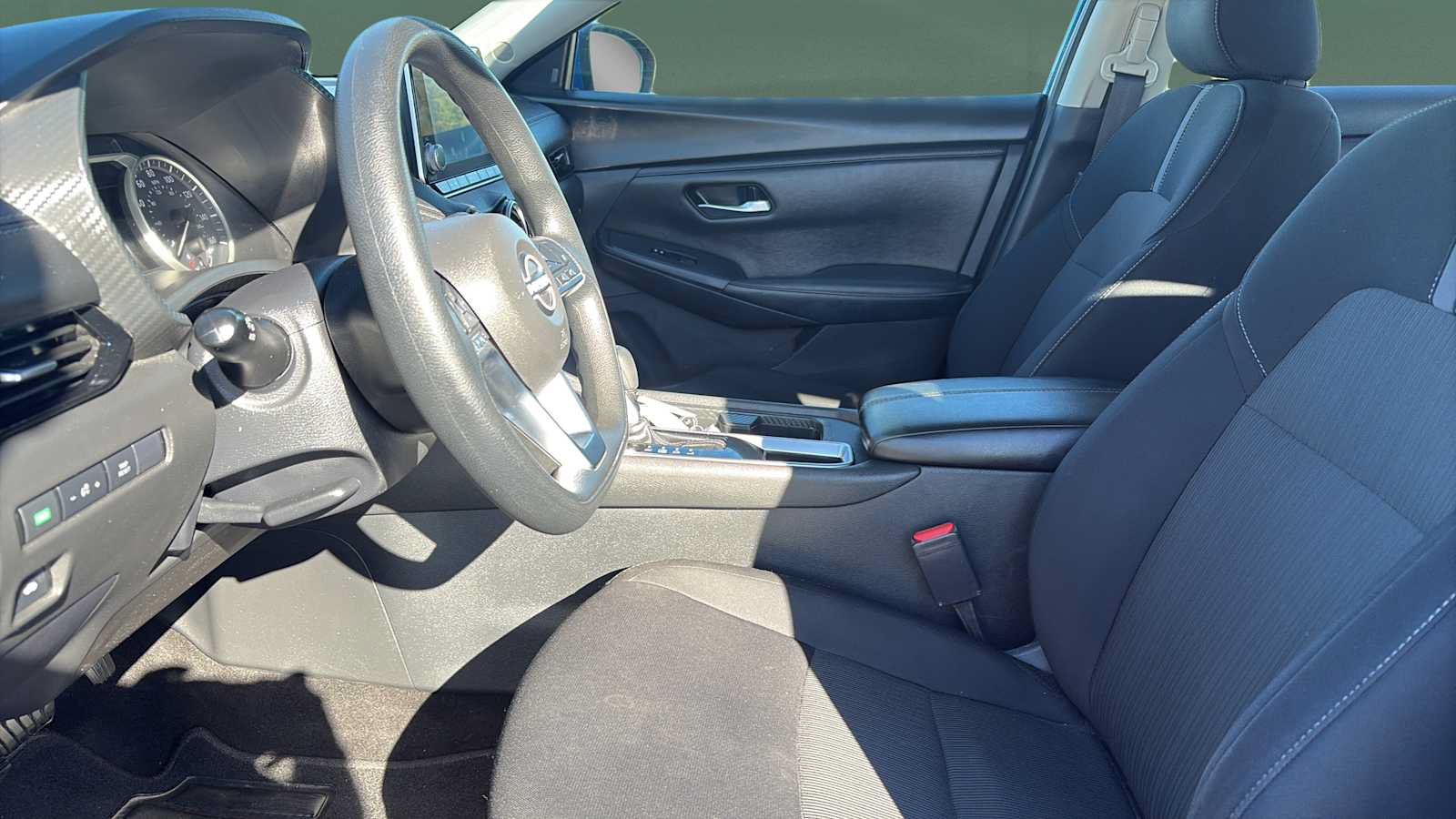 Used 2024 Nissan Sentra SV FWD image 17