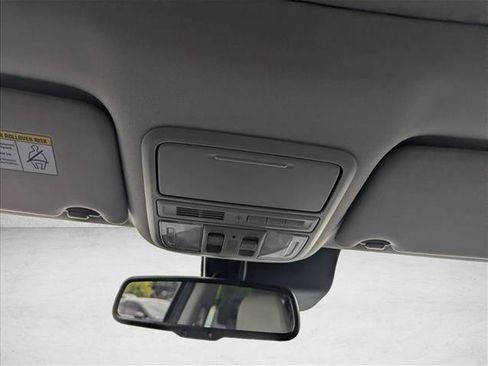 Used 2016 Honda Pilot Touring image 21
