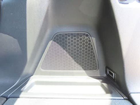 Used 2025 Honda Pilot TrailSport image 13