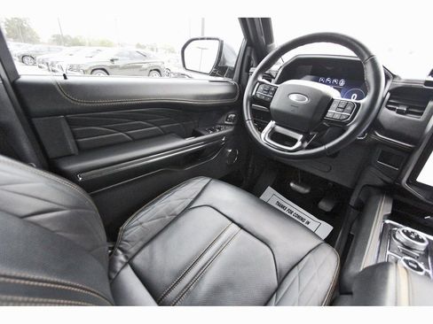 Certified 2023 Ford Expedition Max Platinum image 10