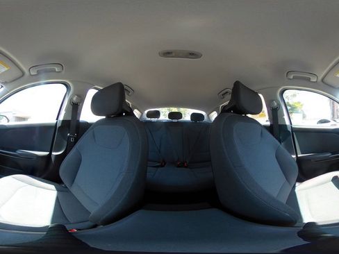 Used 2025 Kia K4 FWD image 42