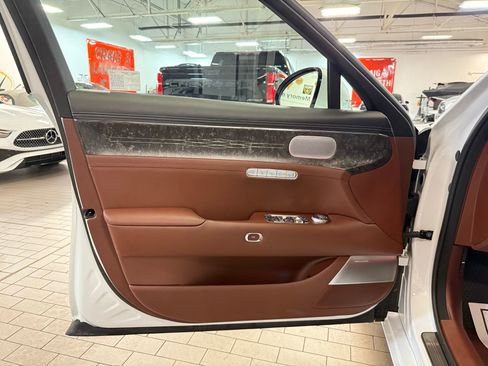 Used 2025 Genesis G90 3.5T image 30