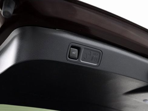 Used 2024 Ford Expedition Limited image 30