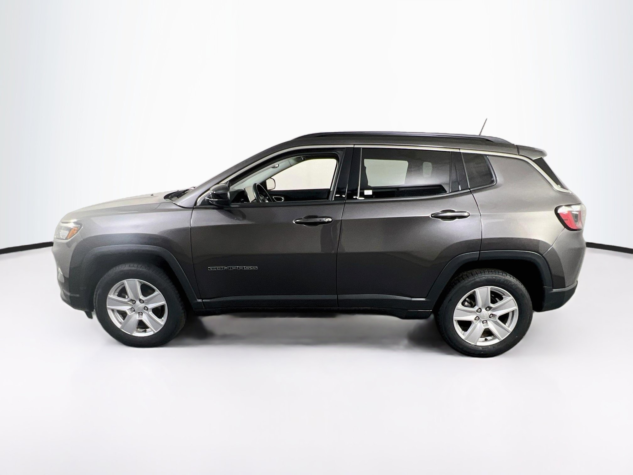 Used 2022 Jeep Compass Latitude w/ Convenience Group AWD/4WD image 8