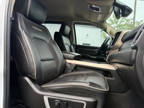 Used 2020 RAM 1500 Laramie AWD/4WD image 15