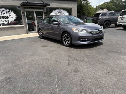 Used 2017 Honda Accord EX-L image 8