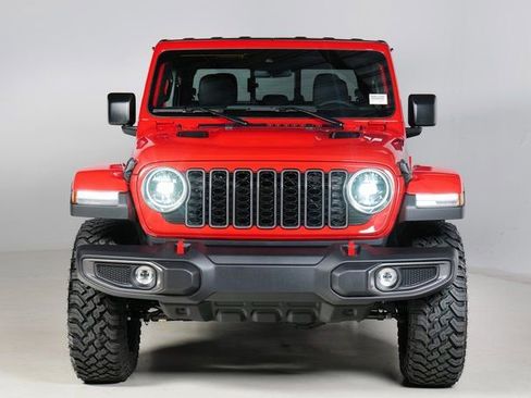 Used 2025 Jeep Gladiator Rubicon w/ Convenience Group image 8