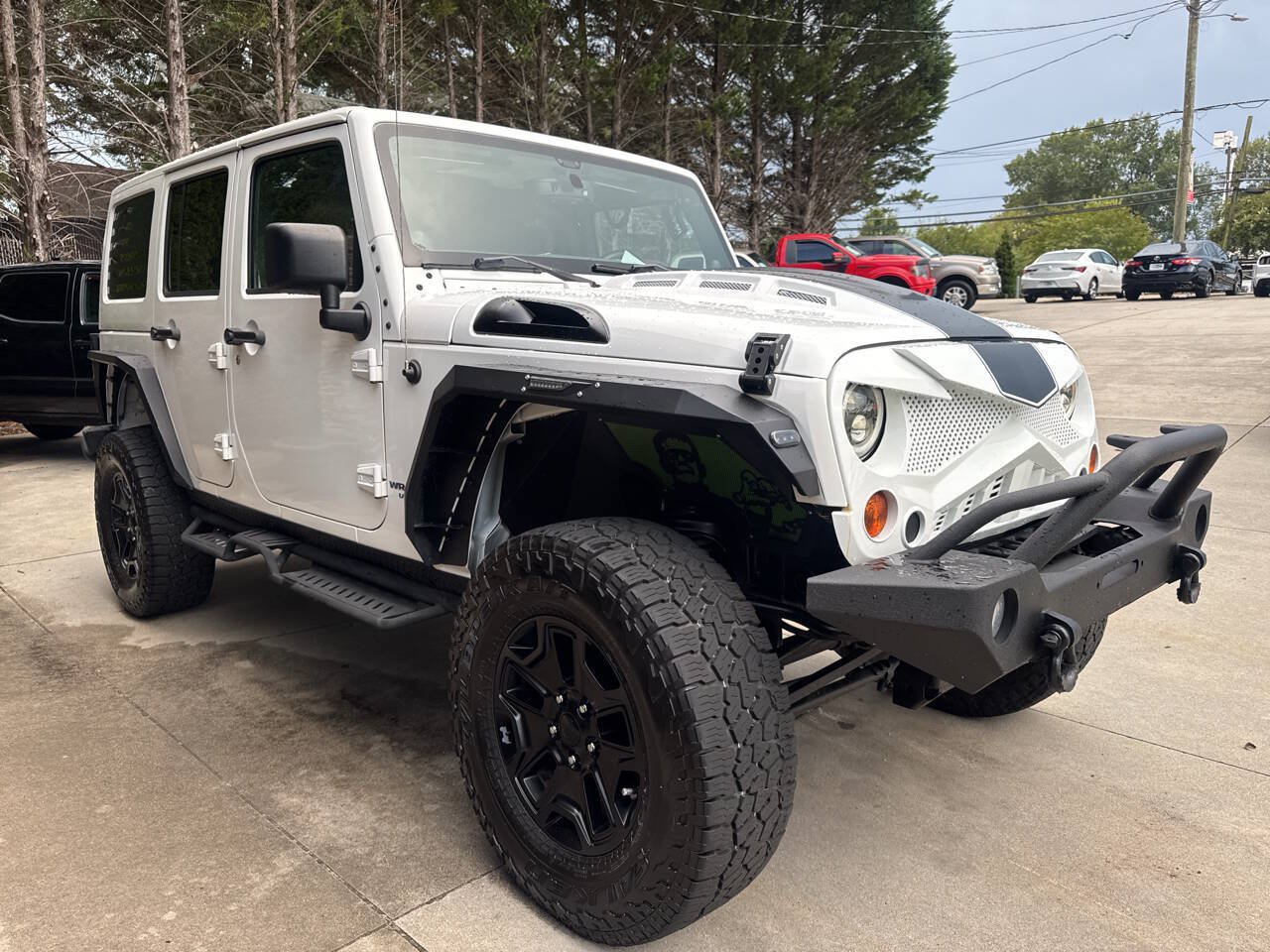 Used 2013 Jeep Wrangler Unlimited Sahara AWD/4WD image 6