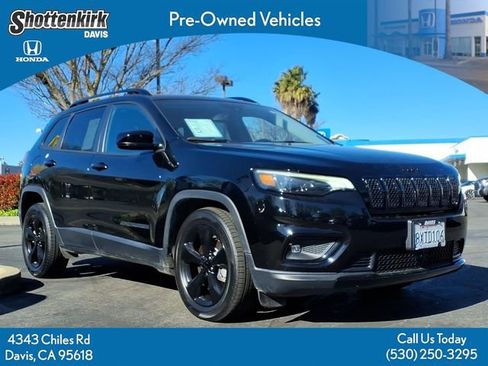 Used 2021 Jeep Cherokee Latitude Plus image 1