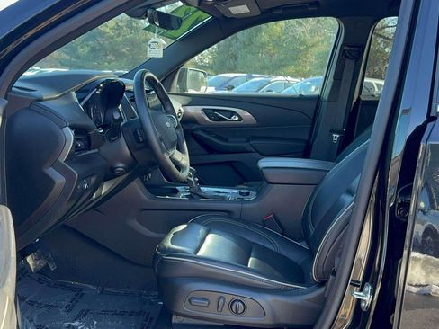 Used 2023 Chevrolet Traverse Premier image 13