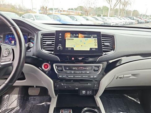 Used 2020 Honda Pilot Touring image 15