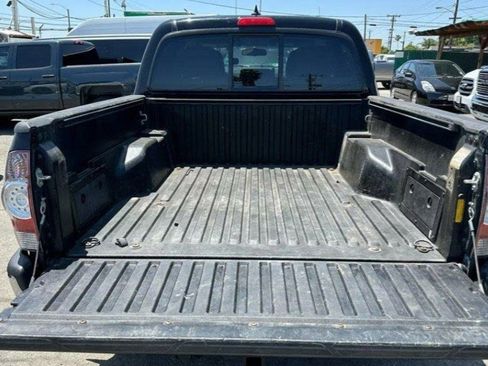 Used 2015 Toyota Tacoma PreRunner image 5