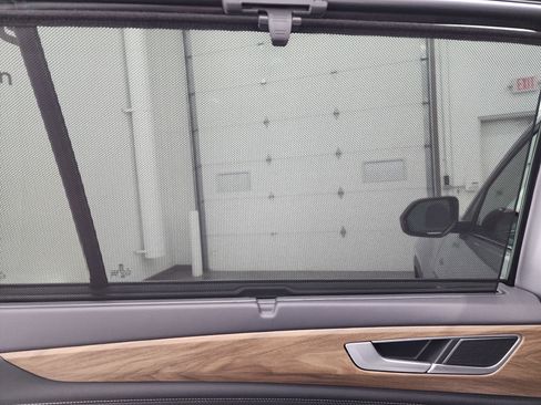 Used 2025 Volkswagen Atlas SE image 42