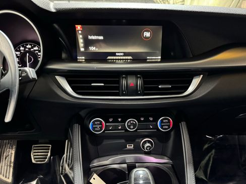 Used 2018 Alfa Romeo Stelvio Ti Sport image 18