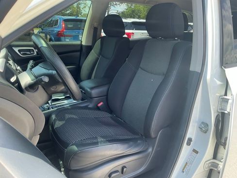 Used 2018 Nissan Pathfinder SV FWD image 26