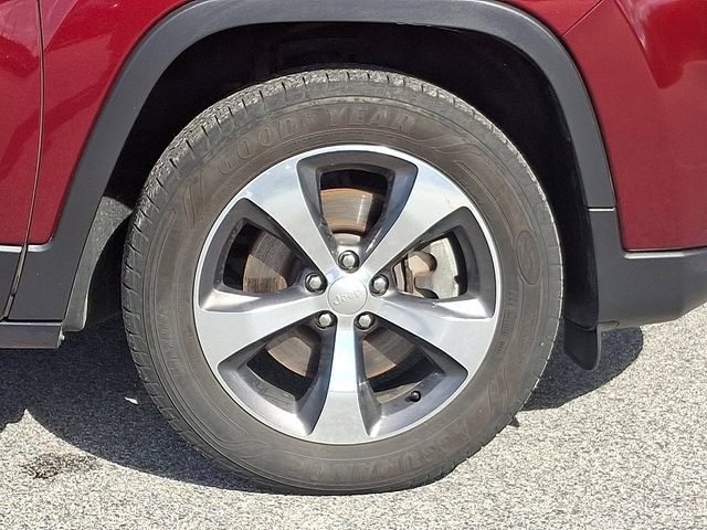 Used 2020 Jeep Cherokee Limited AWD/4WD image 11