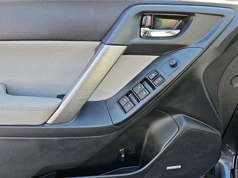 Used 2017 Subaru Forester 2.5i Limited image 12