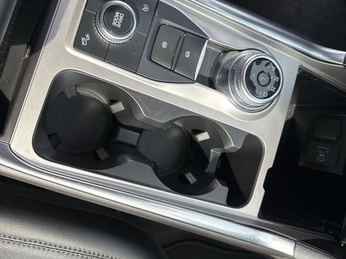 Used 2024 Ford Explorer Limited image 37