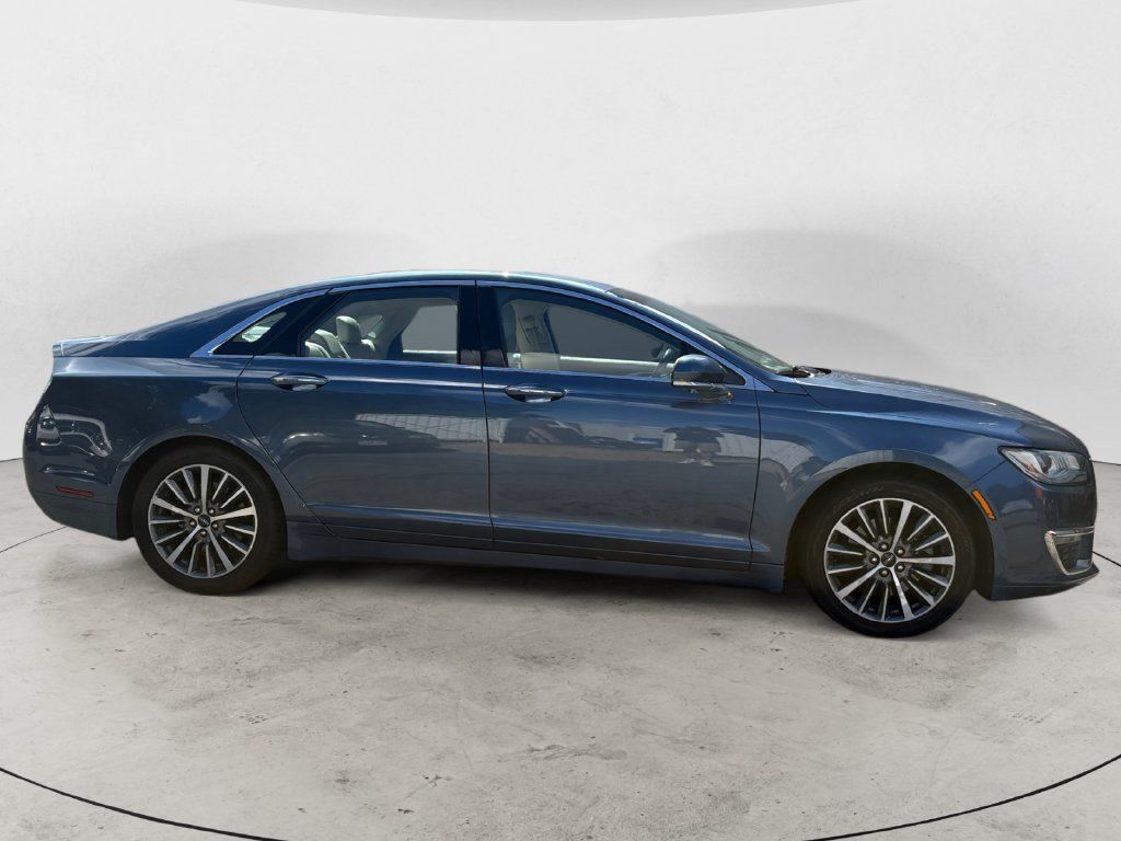 Used 2019 Lincoln MKZ Reserve FWD image 2