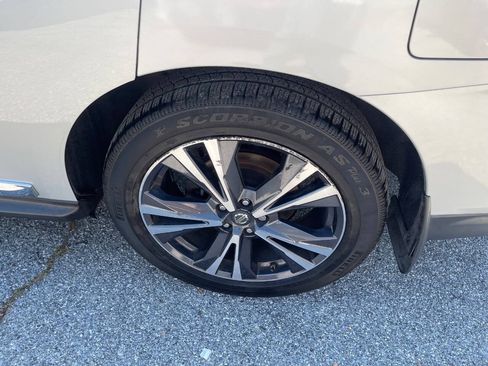 Used 2017 Nissan Pathfinder Platinum FWD image 35
