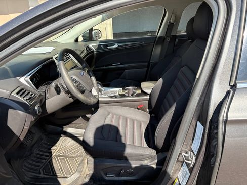 Used 2016 Ford Fusion SE w/ Equipment Group 201A FWD image 16
