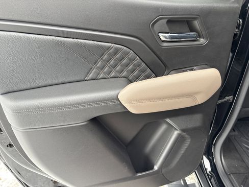 Used 2023 GMC Canyon Denali image 12