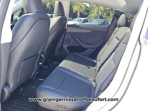 Used 2026 Tesla Model Y AWD image 4